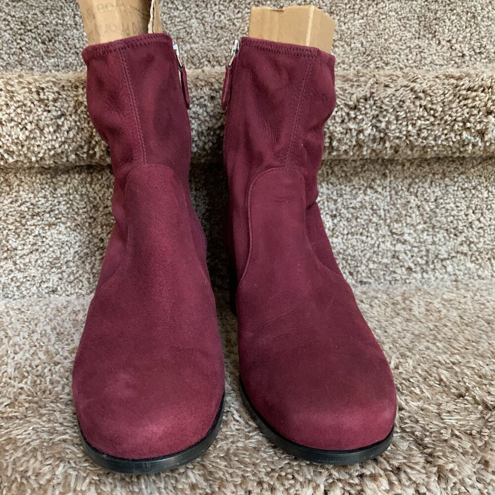 Prada Women's Burgundy Ankle Suede Boots. Size IT 39/ US 9. In very good conditi - Picture 4 of 14